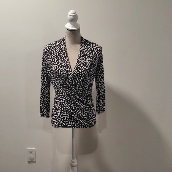 Chaus New York Size Small Blouse Gently Worn - Picture 2 of 6